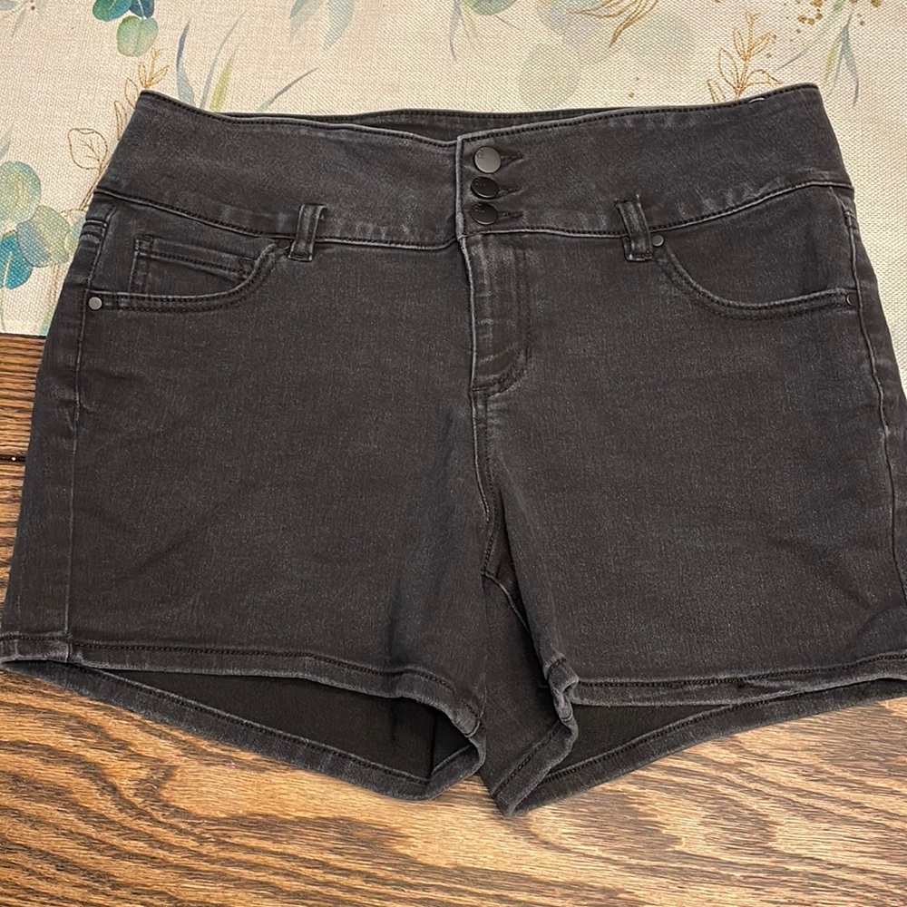 D. Jeans Black Denim Shorts. Size 14.
